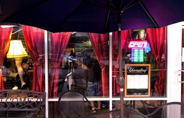 The Talking Pint Bar & Bistro