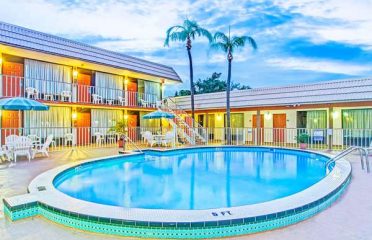 Days Inn by Wyndham St. Petersburg Central