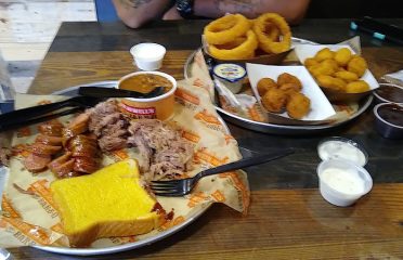 Willie Jewell’s Old School Bar-B-Q Big Bend