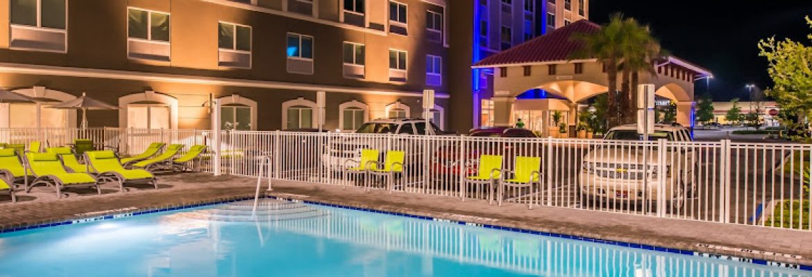 Holiday Inn Express & Suites St. Petersburg – Madeira Beach, an IHG Hotel