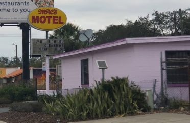 Mac’s Motel