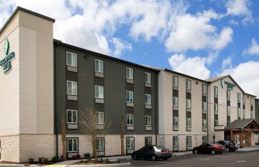 WoodSpring Suites Tampa – USF – Near Busch Gardens