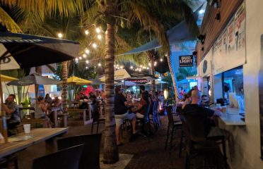 Coco’s Crush Bar and Grill