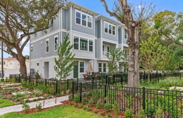 Nathan Square – David Weekley Homes
