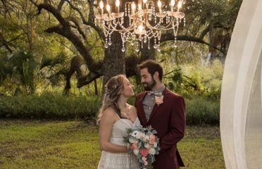 Weddings and Events Under the Oaks