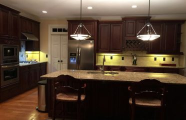 Dee’s Kitchen/Bathroom Cabinets & Stone