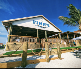 Finn’s Dockside Bar & Grill