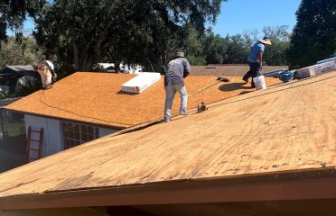 Red Roof Men